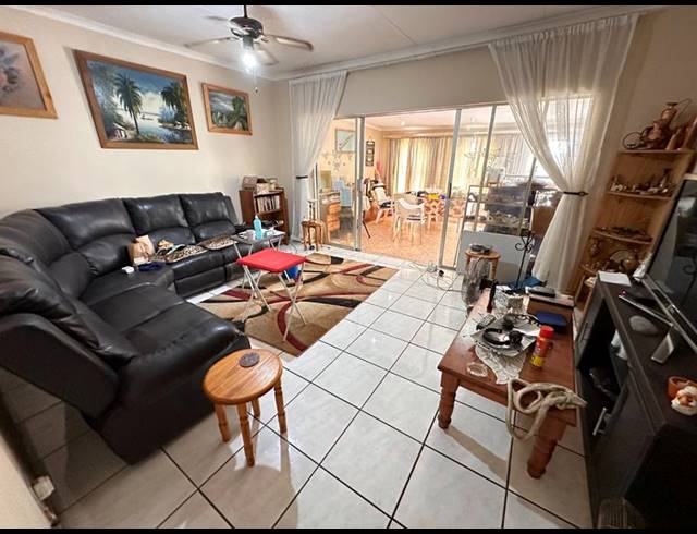 3 BEDROOM HOUSE FOR SALE IN MOUNTAIN VIEW